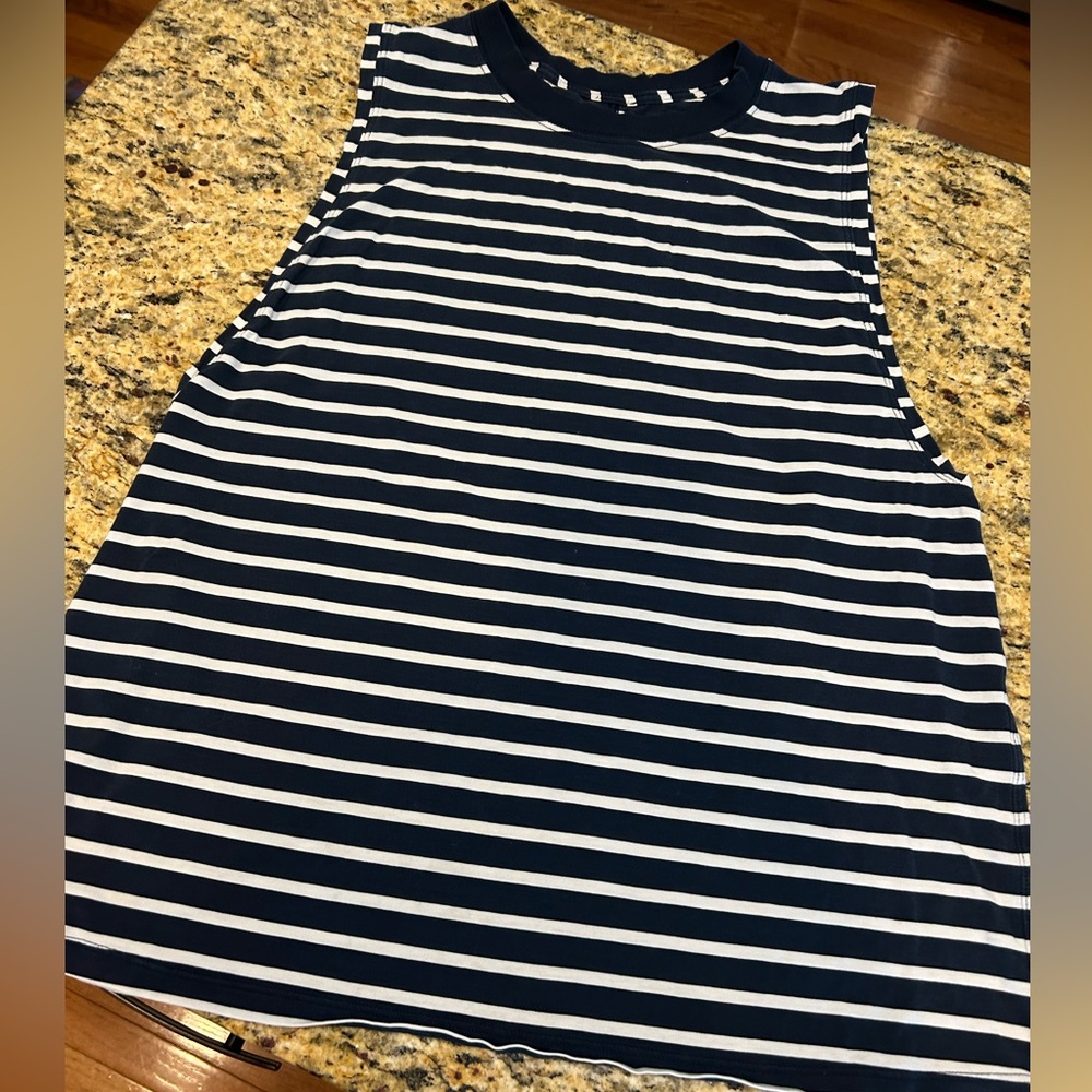 Lululemon Muscle Tank 8